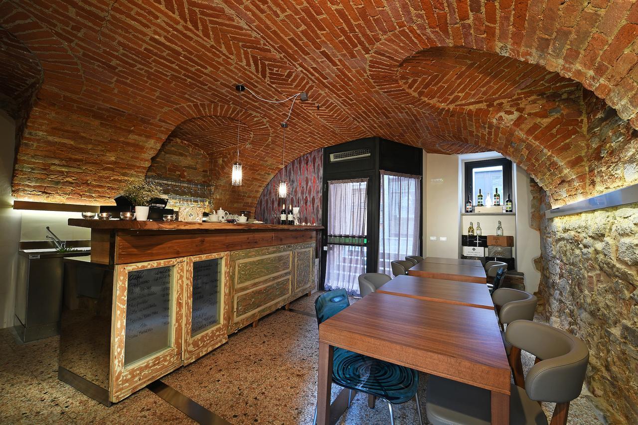 Notte In Langa Bed & Breakfast La Morra Exterior photo
